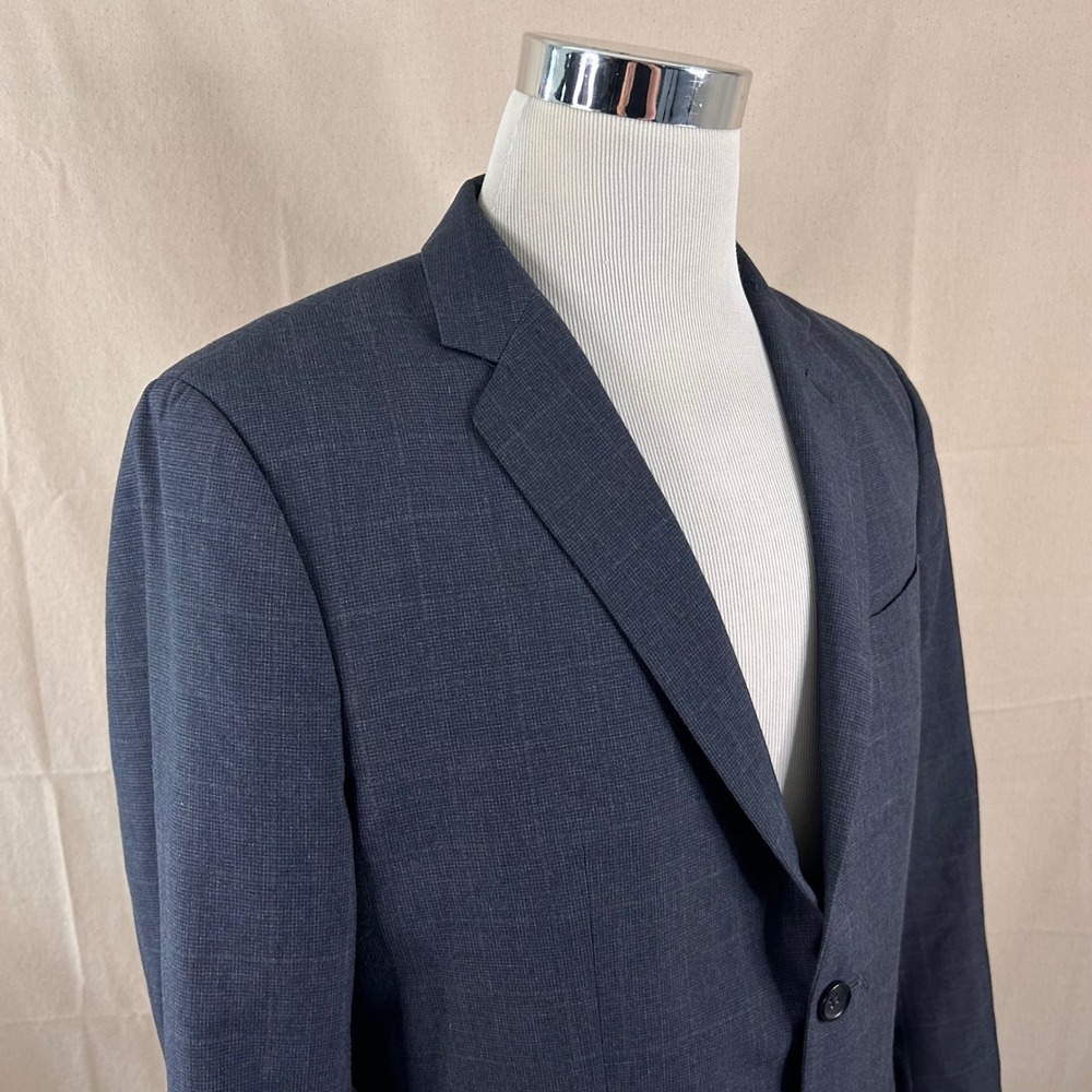 Banana Republic 42R Sport Coat Gray Plaid Two Button Vented Polyester Blend